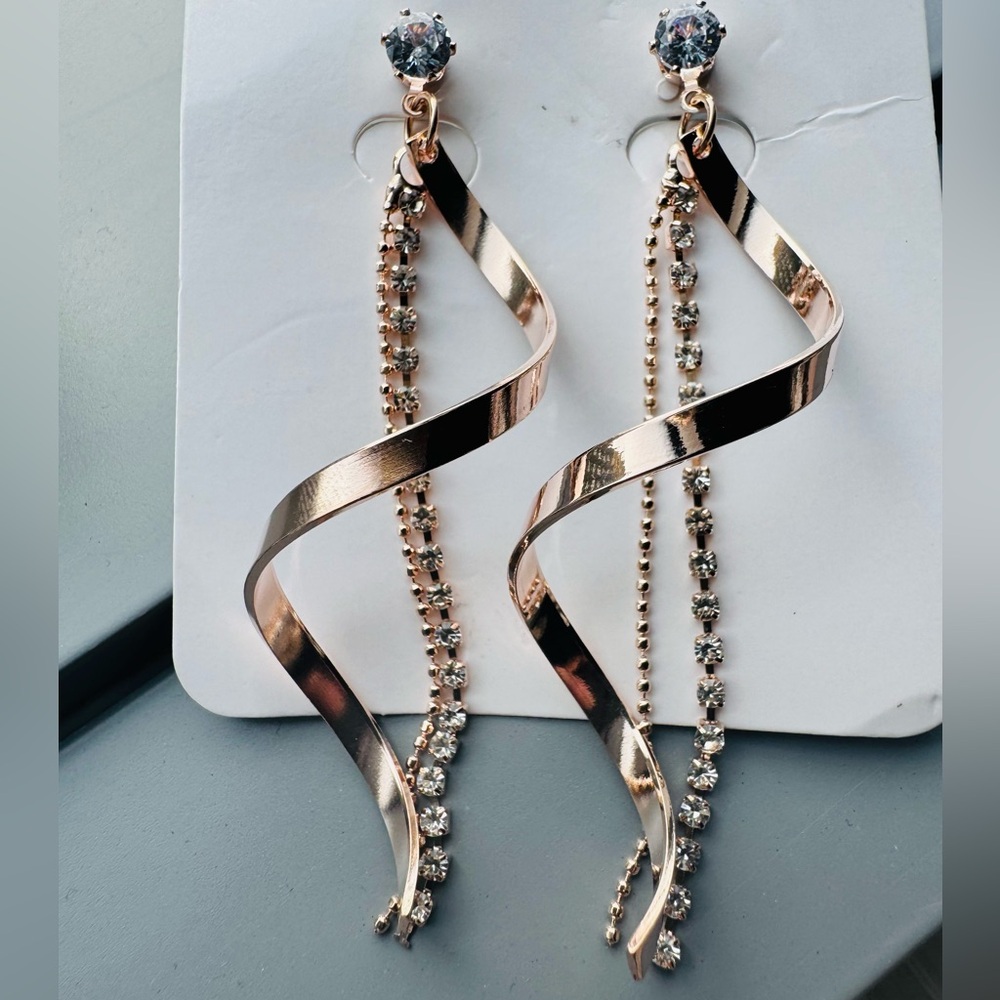 Rose Gold Rhinestone Tassel Drop Earrings NEW 🏷️
